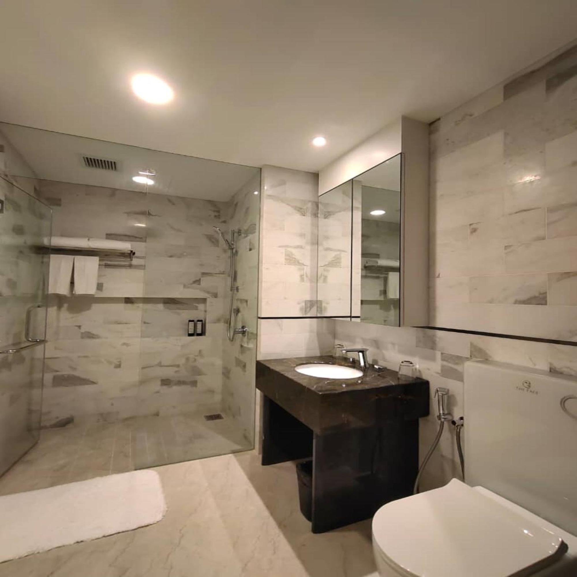The Face Style Hotel Κουάλα Λουμπούρ Εξωτερικό φωτογραφία A bathroom in a hotel